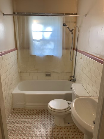 1711 Oxmoor Road 1-2 Beds Apartment for Rent - Photo Gallery 4