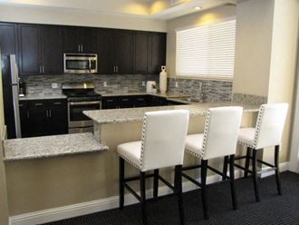 Kitchen l Vineyard Gate Apartments in Roseville CA - Photo Gallery