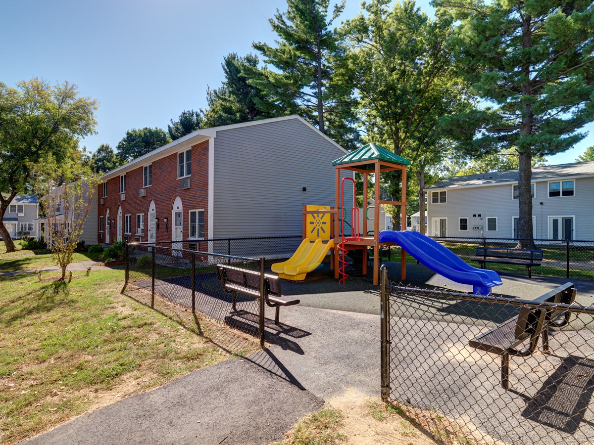 Colonial Estates Apartments in Springfield, MA