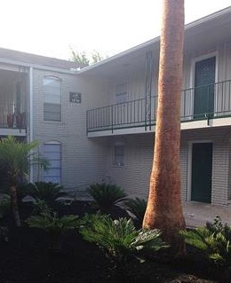 1718 Crownover 1-2 Beds Apartment for Rent - Photo Gallery 4