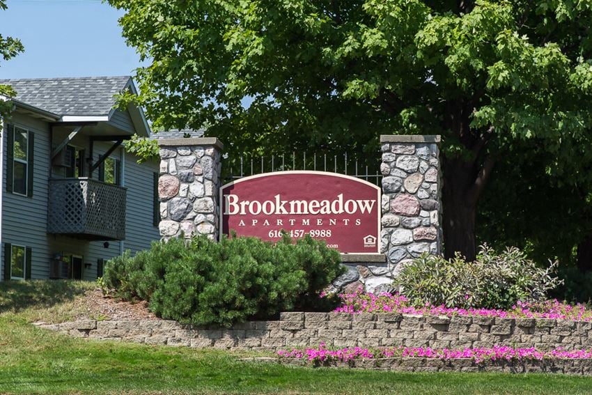 0-143 Brookmeadow N. Lane 1-2 Beds Apartment for Rent - Photo Gallery 1