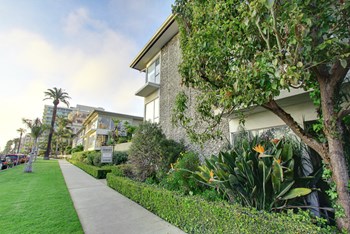 633 Ocean Ave. 1-2 Beds Apartment for Rent - Photo Gallery 2