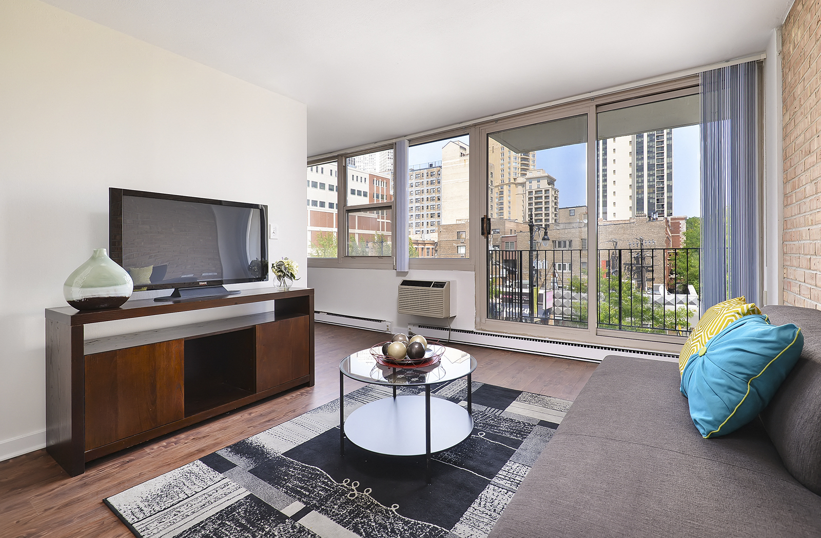 Apartments in Lincoln Park, Chicago Park Lincoln by Reside