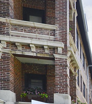 Reside On Irving Park Apartments In Chicago Il