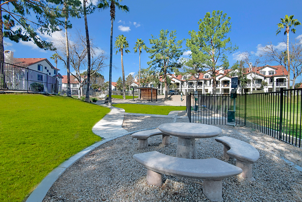 Outdoor Seating | The Catherine Townhomes in Scottsdale