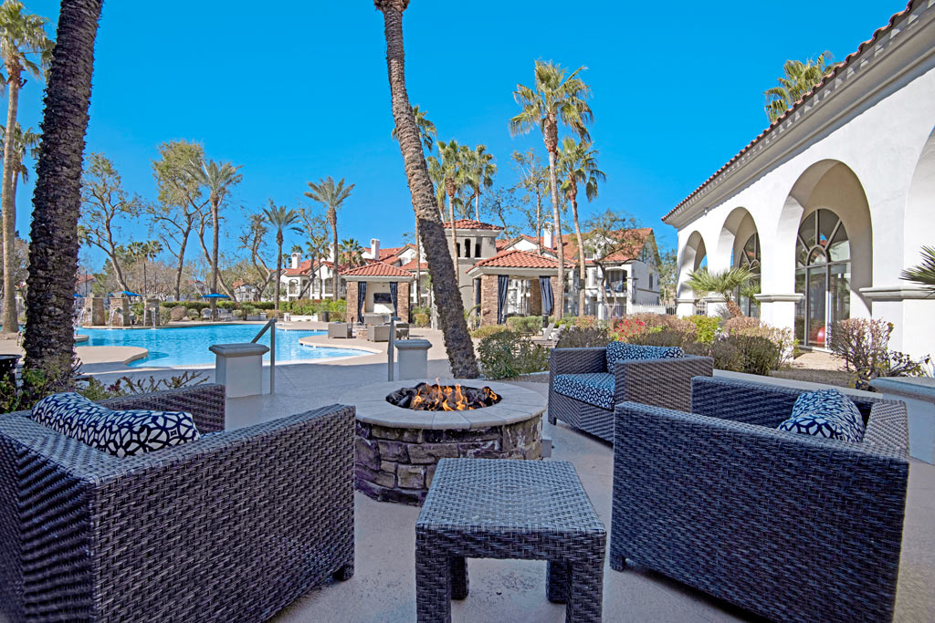 Poolside Firepit | The Catherine Townhomes in Scottsdale