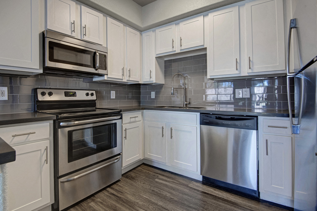 Full Kitchen Appliances | Townhomes in Scottsdale | The Catherine Townhomes in Scottsdale
