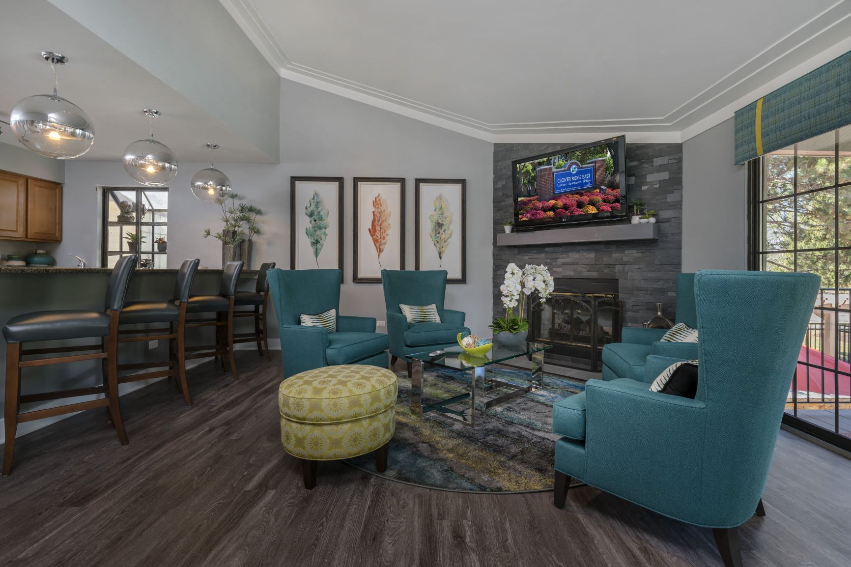 Clover Ridge East Apartments is a similar property to Fleetwood Center located in Palatine