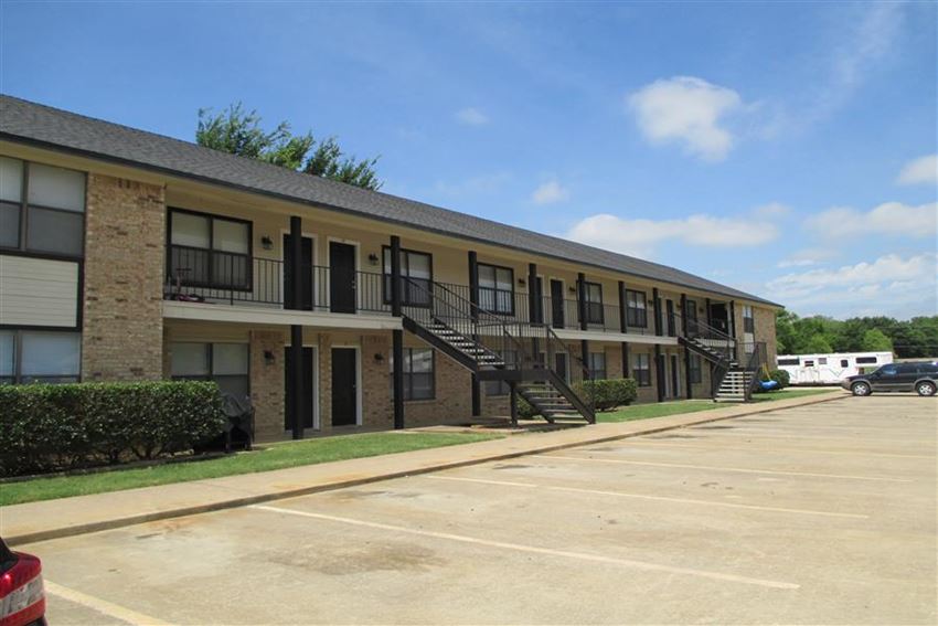 418 Demoye 1-2 Beds Apartment for Rent - Photo Gallery 1