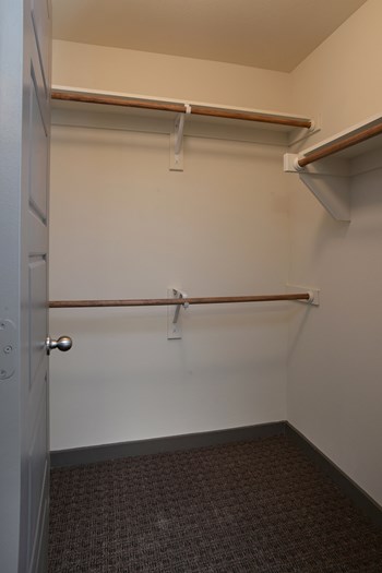616 E Hickory St 1-3 Beds Apartment for Rent - Photo Gallery 12