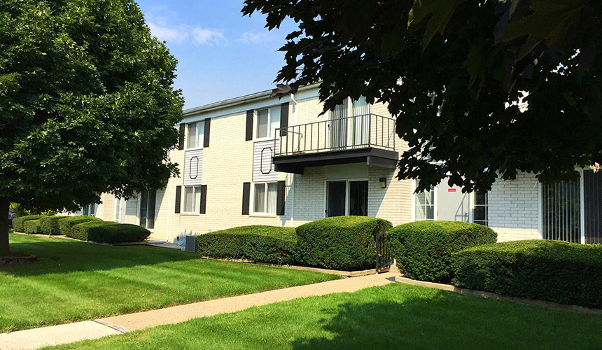 Meticulous Landscaping at Regents Court Apartments,Michigan, 48185