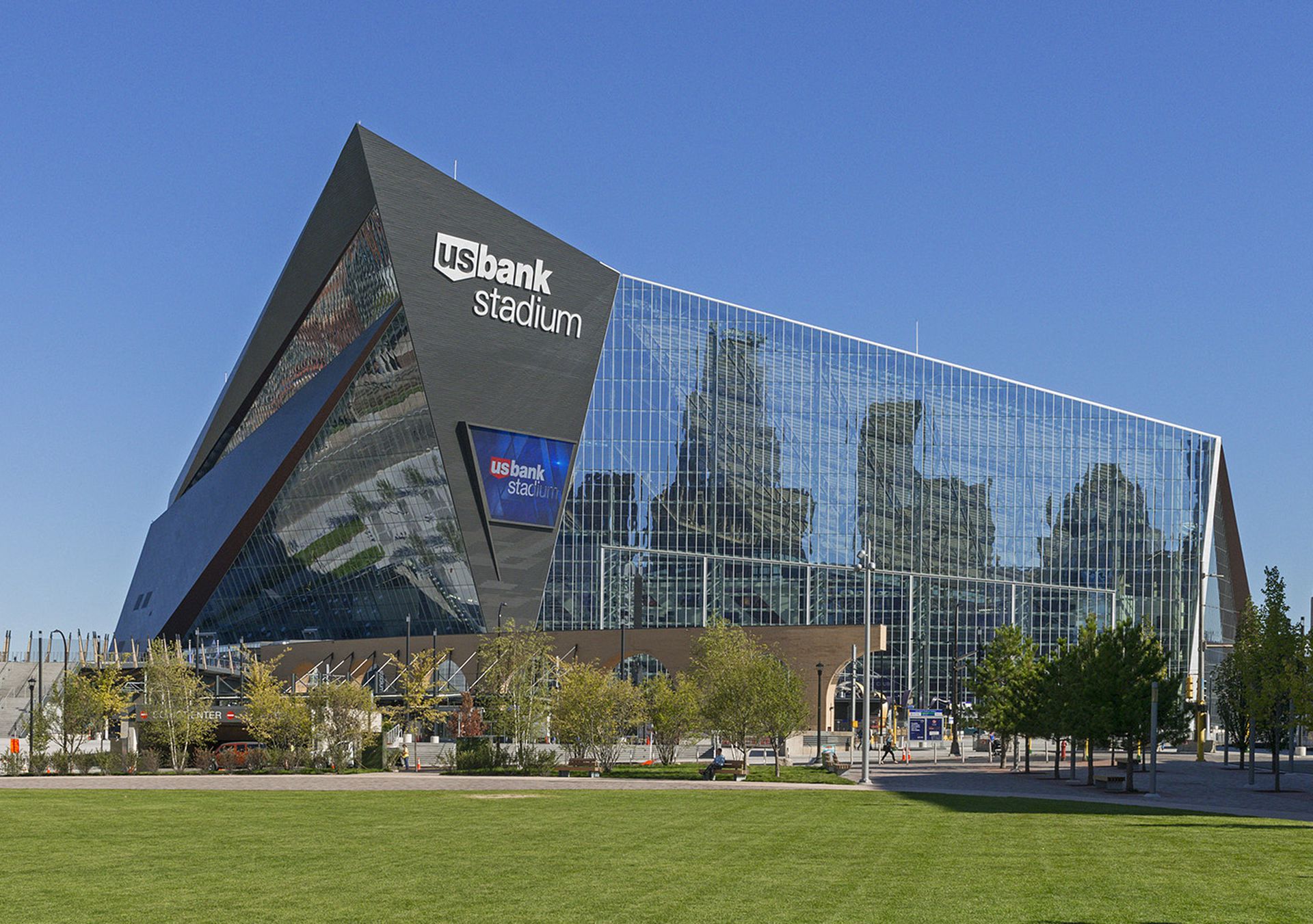 Side View US Bank Stadium