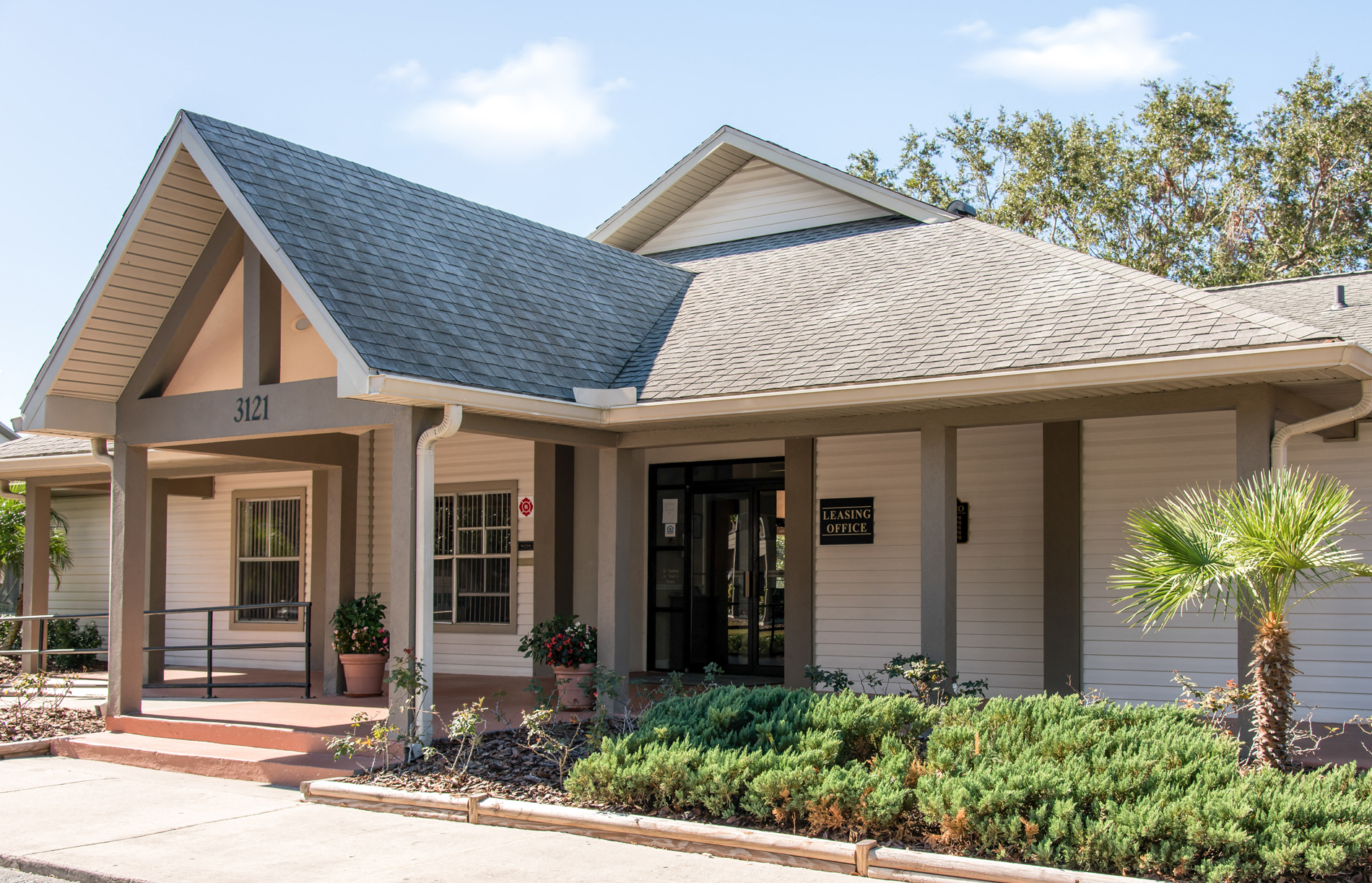 Crestwood Apartments Apartments in St. Cloud, FL