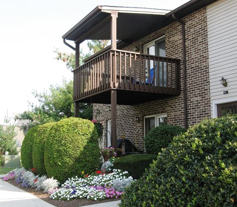 Apartment near Harrisburg in Mechanicsburg, PA | Mountain View Village | Property Management, Inc.