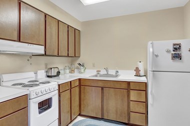 100 Short St 1 Bed Apartment for Rent - Photo Gallery 1