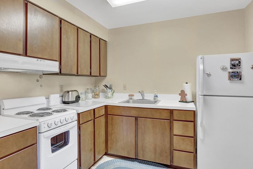 Apartment in Lock Haven, PA | Oak Grove Apartments | Property Management, Inc. - Photo Gallery 1