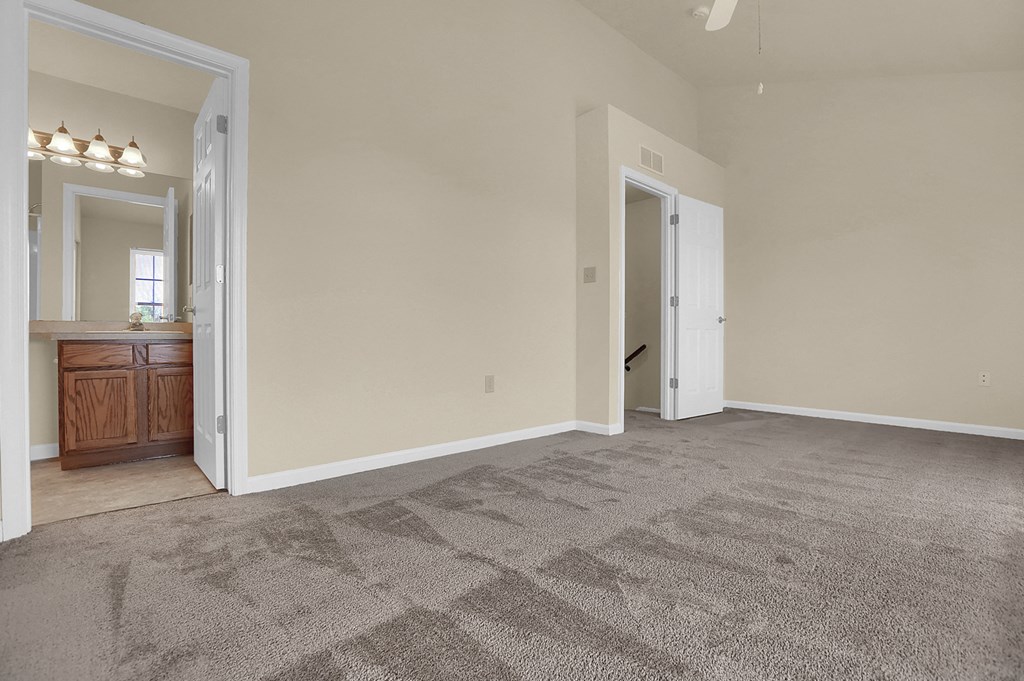 2 Bedroom Apartment Home | Rockledge Townhomes in Mechanicsburg | PMI |