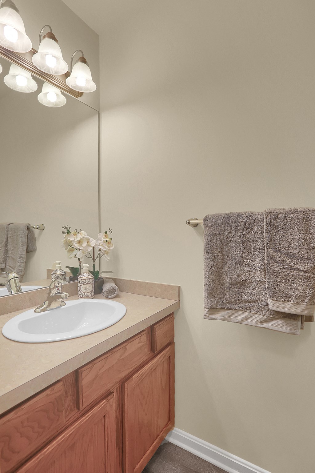 2 Bedroom Apt Home | Rockledge Townhomes in Mechanicsburg | PMI |