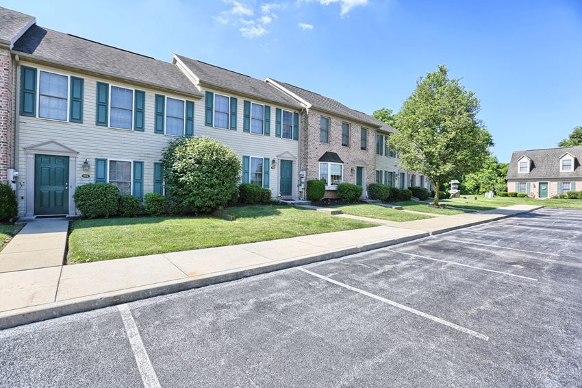 Mechanicsburg Apartments Rent | Rockledge Townhomes in Mechanicsburg | PMI |