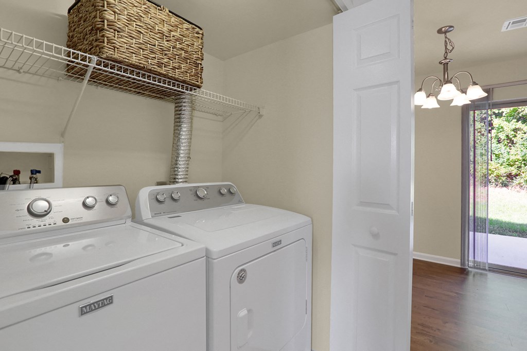 Mechanicsburg Apartments With A Washer and Dryer | Rockledge Townhomes in Mechanicsburg | PMI |