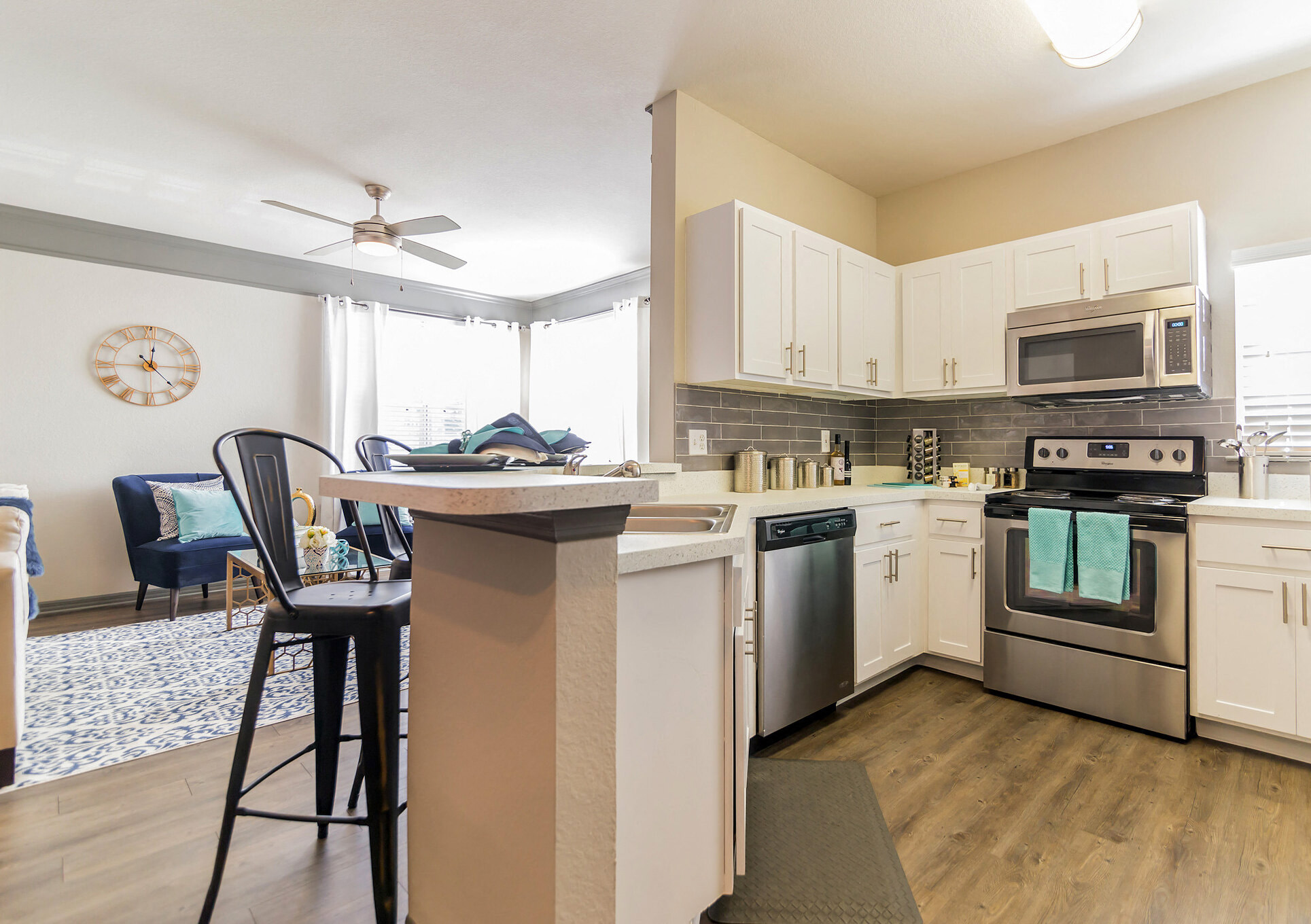 Arium Hunters Creek Apartments 13300 Colony Square Drive Orlando