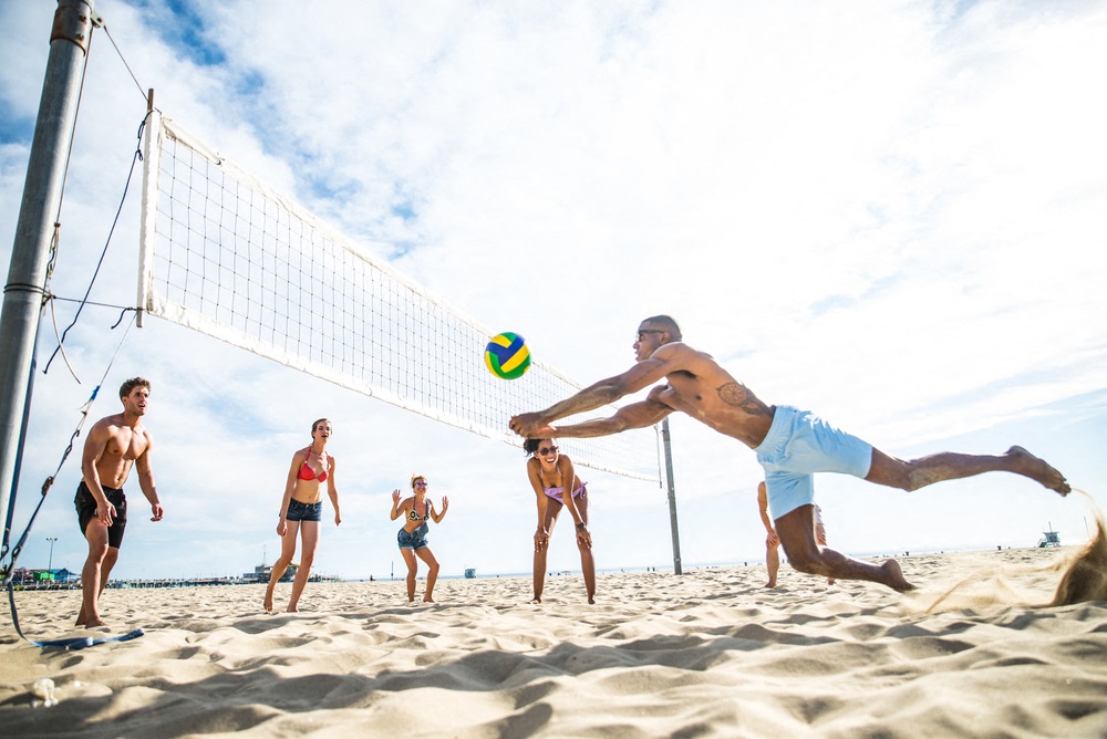 The Summit at Point Loma_San Diego_people playiing volleyball