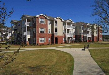 Ashley Riverside Clean walk ways at Ashley Riverside in Albany, Georgia - Photo Gallery 5