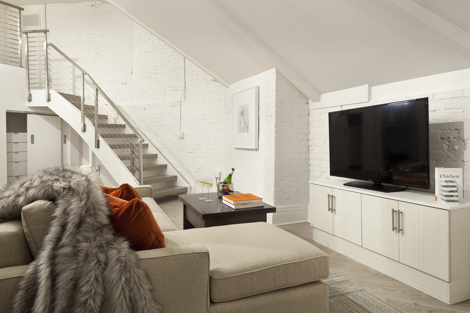 Ampeer Living Space in Loft