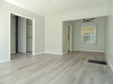 2070 Magnolia Ave. Studio-2 Beds Apartment for Rent