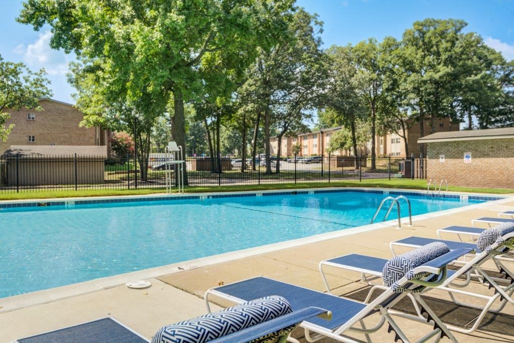our apartments offer a swimming pool with lounge chairs