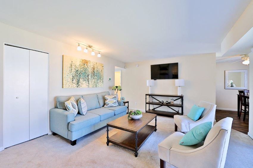 215-D Woodhill Dr 1-2 Beds Apartment for Rent - Photo Gallery