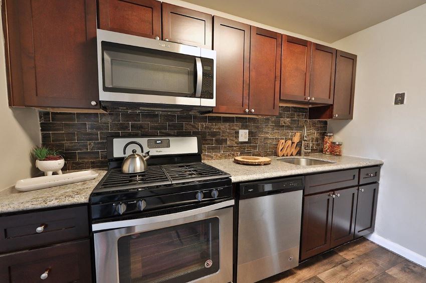215-D Woodhill Dr 1-2 Beds Apartment for Rent - Photo Gallery