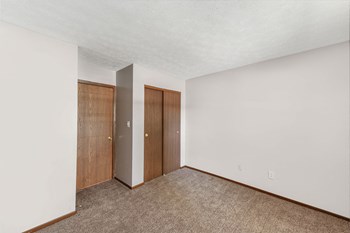550 Bradenbush Court 1-2 Beds Apartment for Rent - Photo Gallery 17