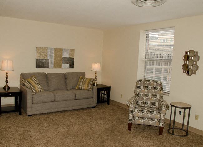 100 SE 9th Street 1-2 Beds Apartment for Rent - Photo Gallery 1