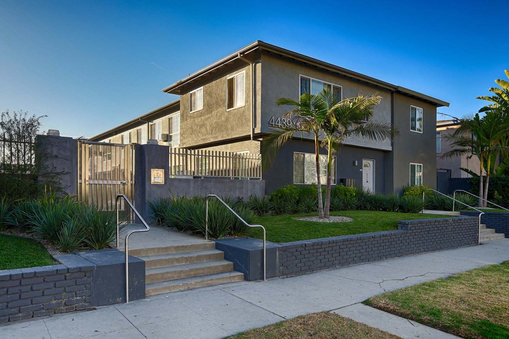 the building in which the apartment is located