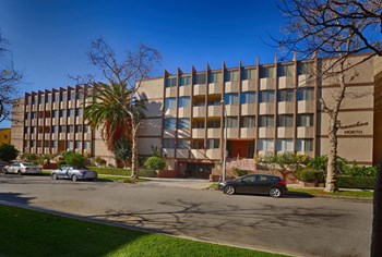 137 & 145 South Maple Drive 1-2 Beds Apartment for Rent - Photo Gallery 2