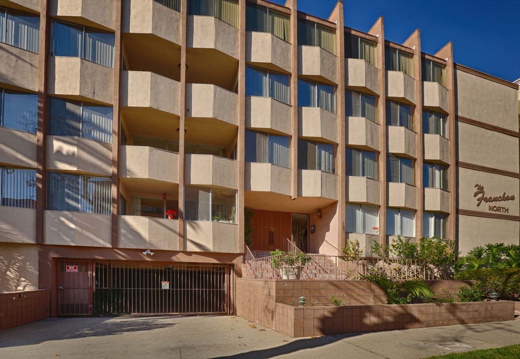 the building in which the hotel is located