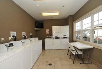 2351 Reserve Drive 2-3 Beds Apartment, Townhouse for Rent - Photo Gallery 3