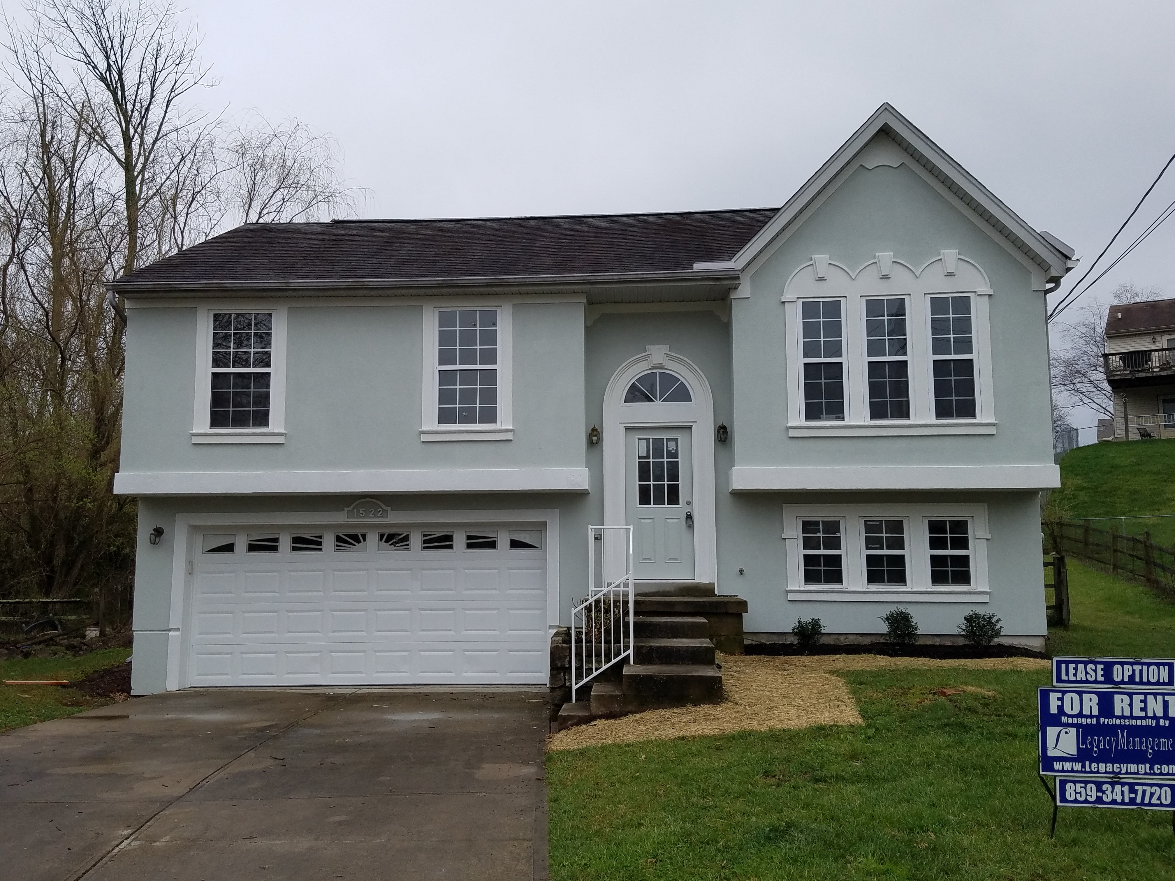 1522 Waterfall Way Elsmere, KY 41018