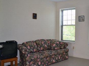 810 Orchard Street 1 Bed Apartment, Affordable for Rent - Photo Gallery 6