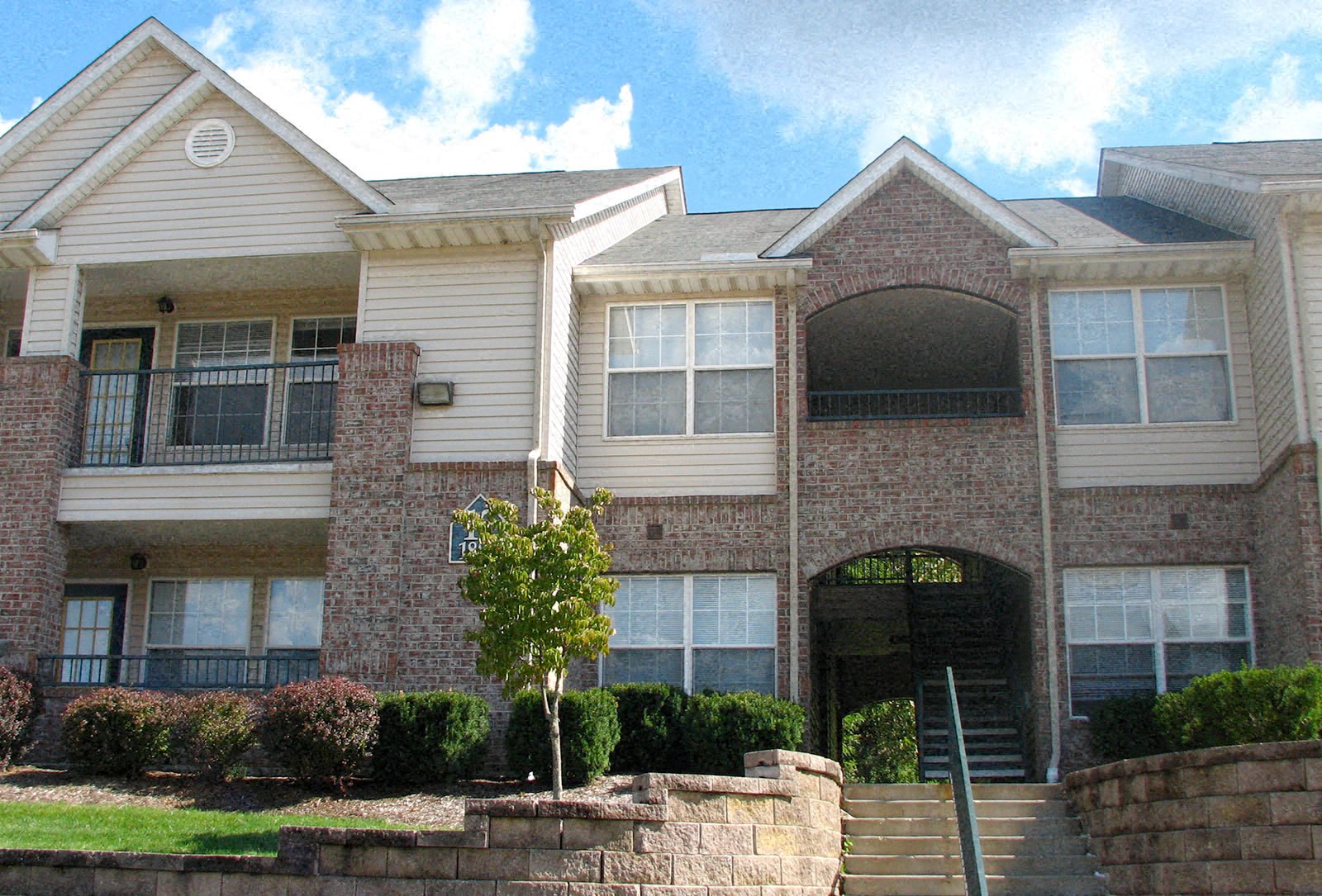 Cascade Falls Apartments, 1761 E. Waterford Ct., Akron, OH RentCafe