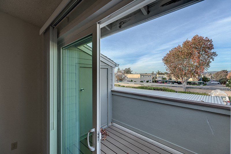 Private Balcony at VINE BY VINTAGE Apartments, California, 93436