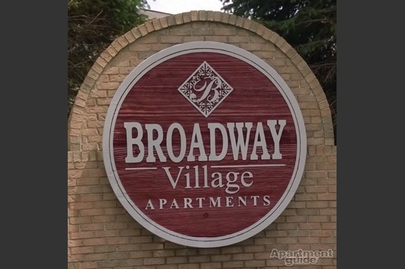 Broadway Village Apartments 751 Gunstra Lane Greenfield In Rentcafe