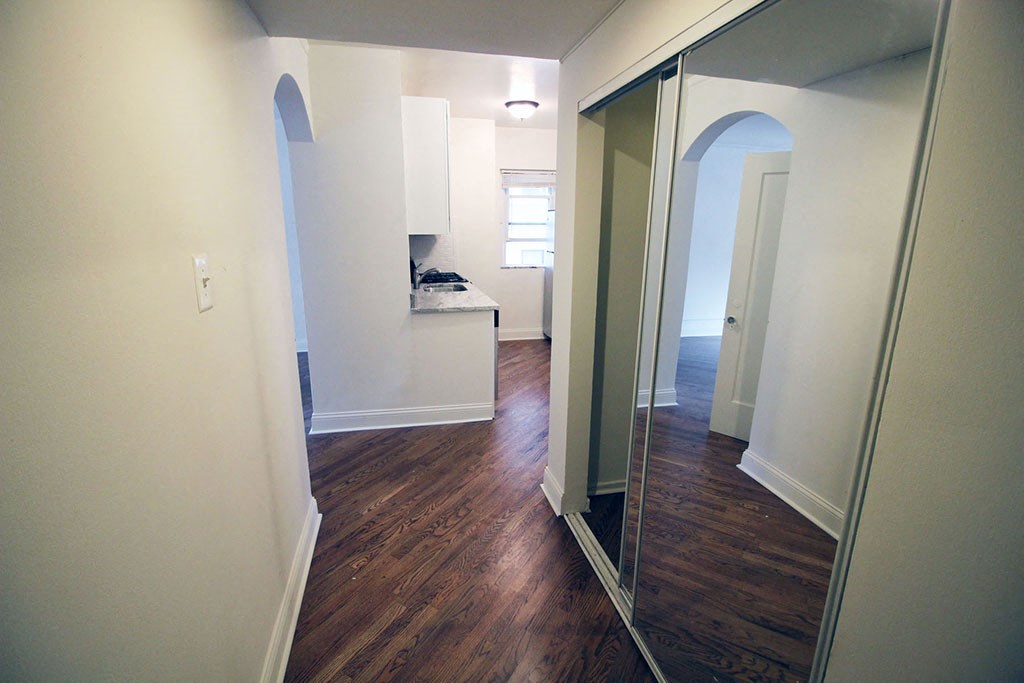 Open Space Area at 14 West Elm Apartments, Illinois, 60610