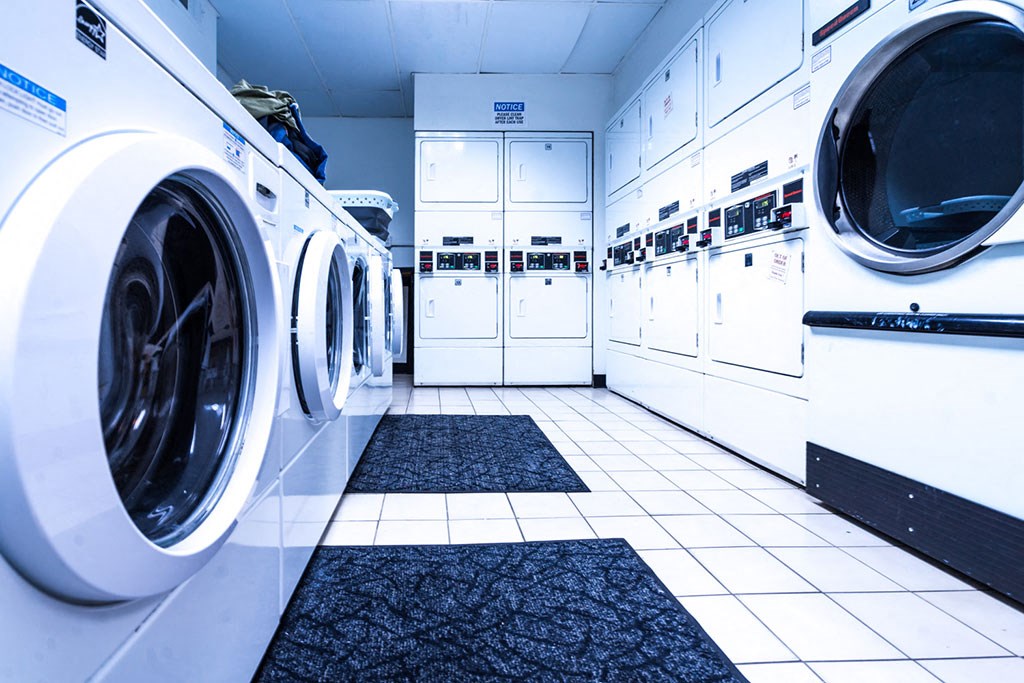 Laundry Room with Washers and Dryers at 14 West Elm Apartments, Chicago