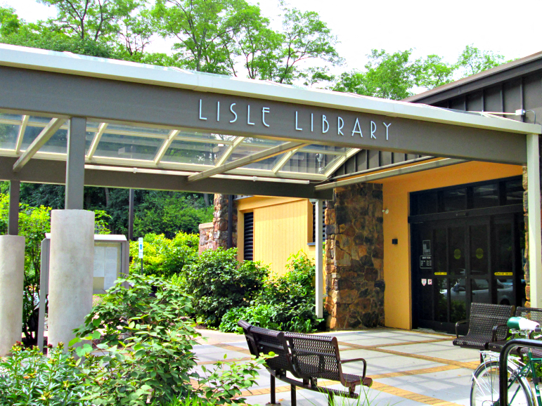 the outside of the library building