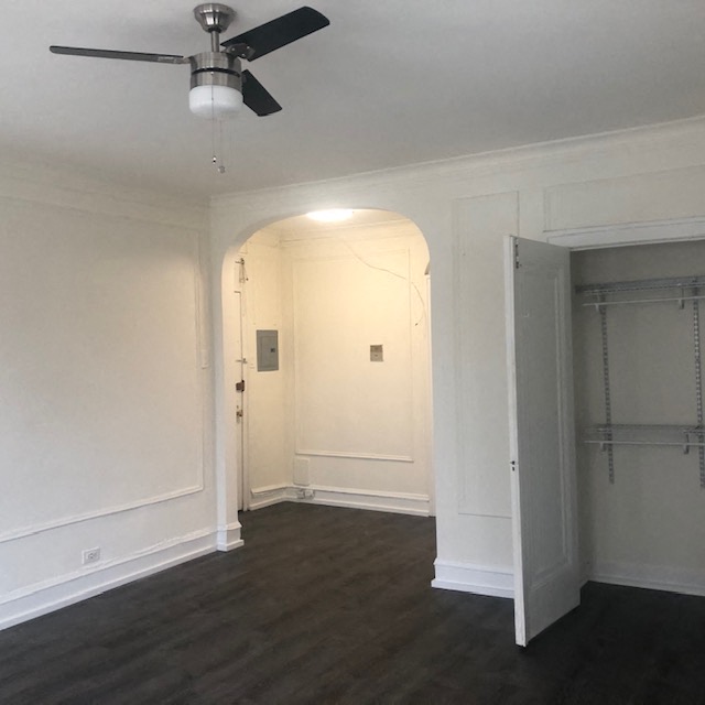 1 Br Entrance