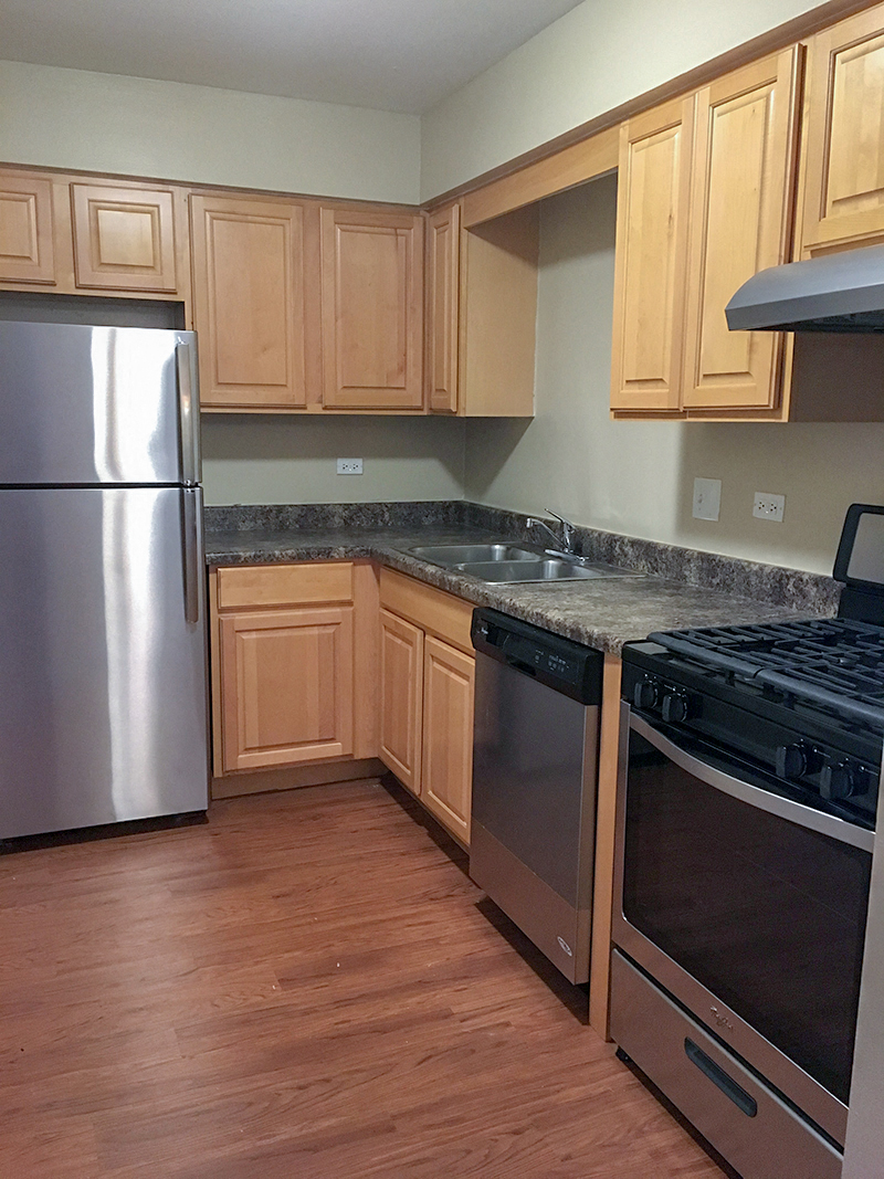 The Arbors Of Glen Ellyn Apartments, 325 Ramblewood Dr., Glen Ellyn, IL