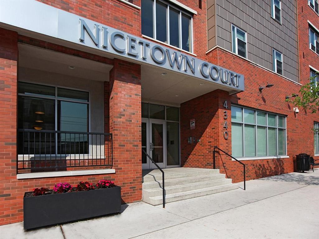 the facade of the courthouse