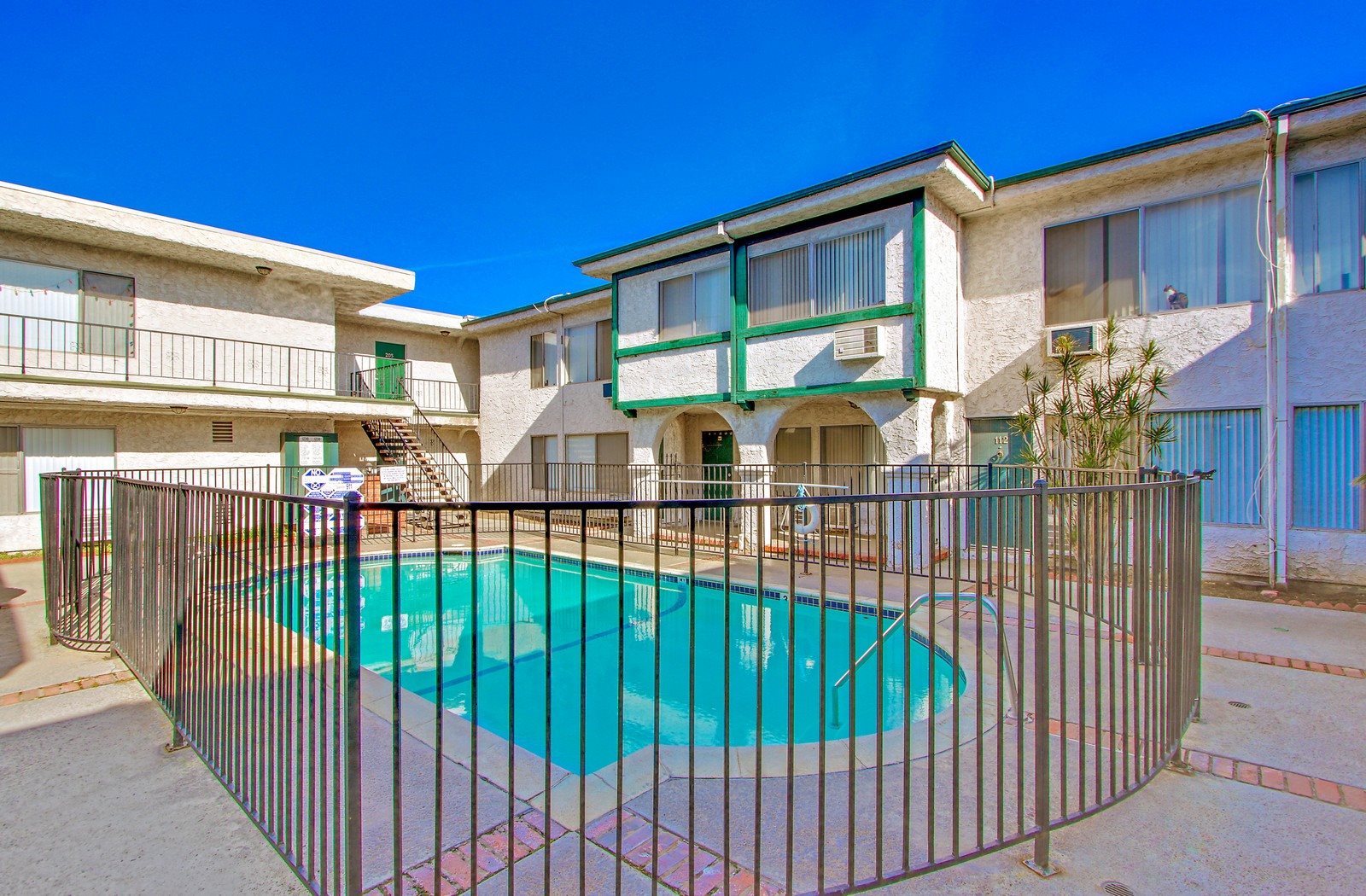 Apartments in North Hills Los Angeles CA 9250 Sepulveda Blvd